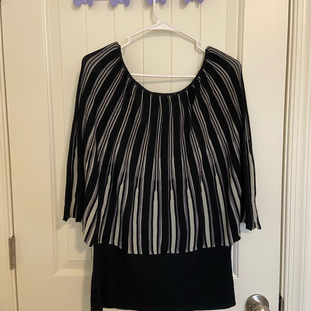 EUC 212 New York women’s black white striped knit loose stretchy sweater large - Picture 5 of 5